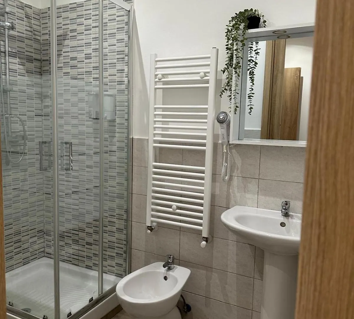 Bed & Breakfast Ferry Terminal Rooms Genoa Italy