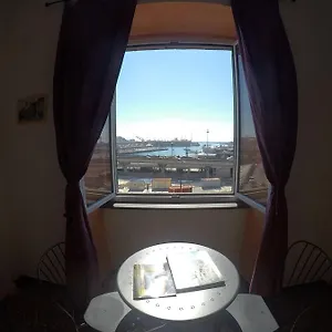 Bed & Breakfast Al Fronte Del Porto, Genoa
