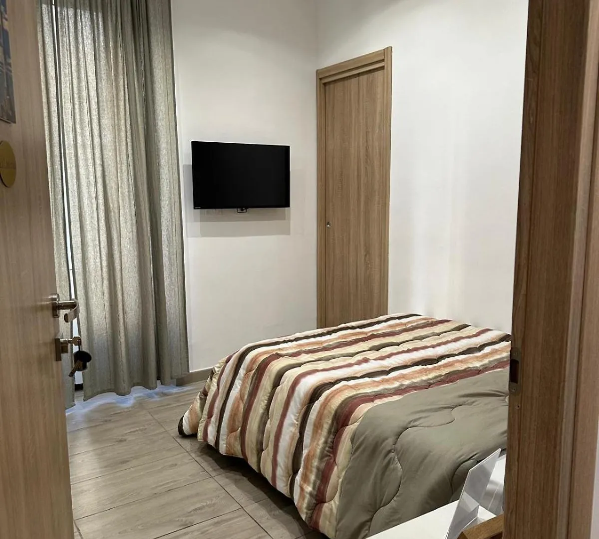Ferry Terminal Rooms Janov