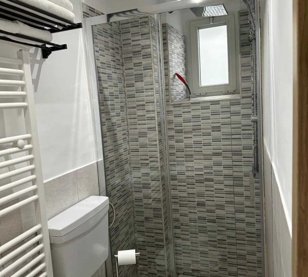 Ferry Terminal Rooms Janov Bed & Breakfast