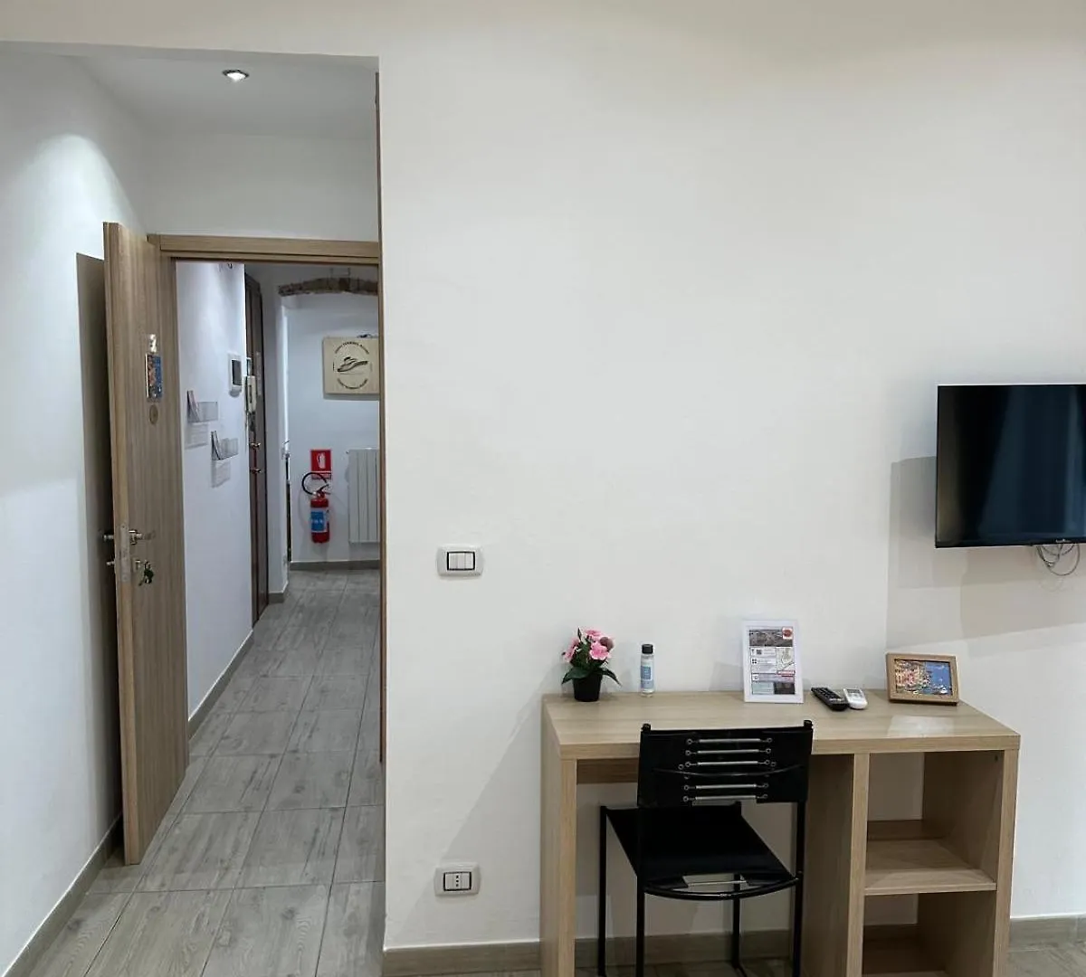 Ferry Terminal Rooms Janov Bed & Breakfast